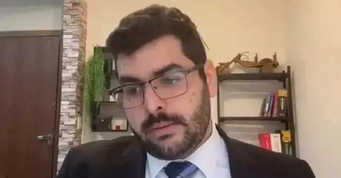 Advogado autista tem decisão revertida e poderá atuar como juiz leigo - Migalhas Advogado autista tem decisão revertida e poderá atuar como juiz leigo - Migalhas