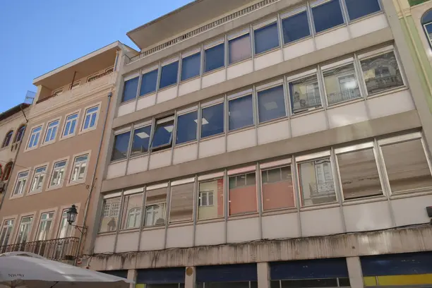Críticas à cedência de imóveis ao Instituto Miguel Torga sem avaliação prévia Críticas à cedência de imóveis ao Instituto Miguel Torga sem avaliação prévia