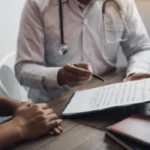 Desistir da ação depois da perícia desfavorável: faculdade processual ou renúncia disfarçada? Desistir da ação depois da perícia desfavorável: faculdade processual ou renúncia disfarçada?
