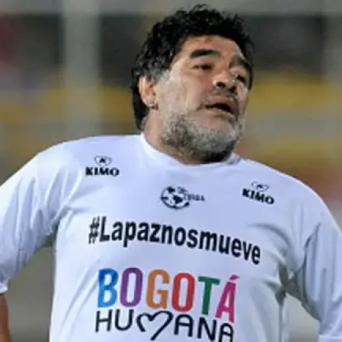 Reviravolta no julgamento de Diego Maradona, já que perito oficial do tribunal sugere que o ícone do futebol pode ter morrido de Covid-19 Reviravolta no julgamento de Diego Maradona, já que perito oficial do tribunal sugere que o ícone do futebol pode ter morrido de Covid-19
