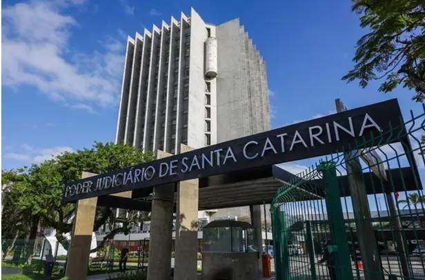 Justiça autoriza advogado autista a assumir função de juiz leigo no TJSC após perícia apontar capacidade Justiça autoriza advogado autista a assumir função de juiz leigo no TJSC após perícia apontar capacidade