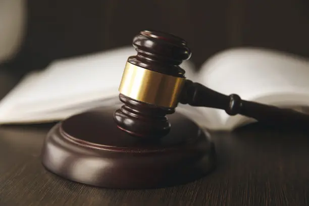 Sociedade com assistente técnico de empresa ré fere imparcialidade de perito Sociedade com assistente técnico de empresa ré fere imparcialidade de perito